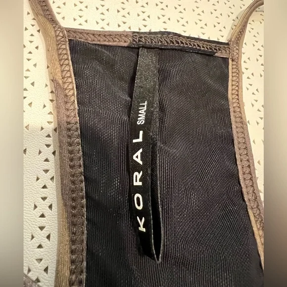 Koral Olive Green Brown Camo Sweeper Infinity Sports Bra NWOT Size S - Picture 5 of 8